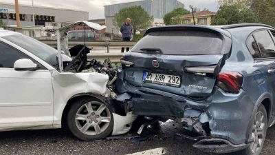 Kocaeli’de 5 araçlı zincirleme kaza: 1’i çocuk 5 yaralı
