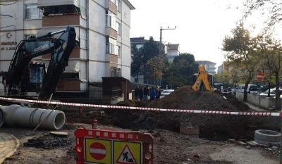 Kocaeli&rsquo;de altyapı &ccedil;alışması sırasında doğalgaz borusu patladı
