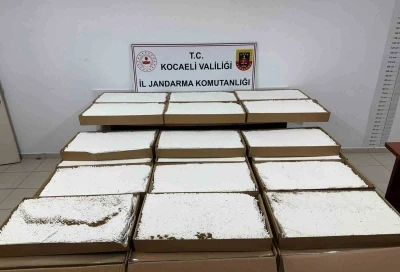 Kocaeli&rsquo;de ara&ccedil;ta 3 bu&ccedil;uk milyon liralık makaron ele ge&ccedil;ti
