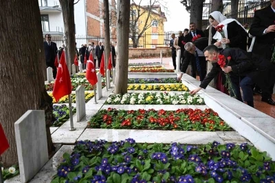 Kocaeli&rsquo;de bayramda şehitliklerde dualar edildi
