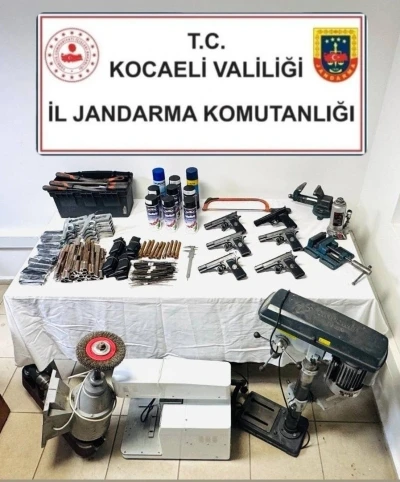 Kocaeli&rsquo;de silah imalathanesine d&ouml;n&uuml;şt&uuml;r&uuml;len adrese operasyon

