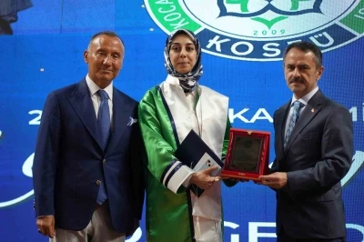 Kocaeli&rsquo;deki tek Psikoloji B&ouml;l&uuml;m&uuml; ilk mezunlarını verdi: &Uuml;&ccedil;&uuml;nc&uuml; lisansında &uuml;niversite birincisi oldu

