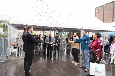 Kocaeli Kitap Fuarı’nda 1 milyonuncu ziyaretçiye konfetili karşılama
