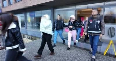 Kocaeli merkezli fuhuş operasyonunda 12 kişi g&ouml;zaltına alındı, 14 kadın kurtarıldı
