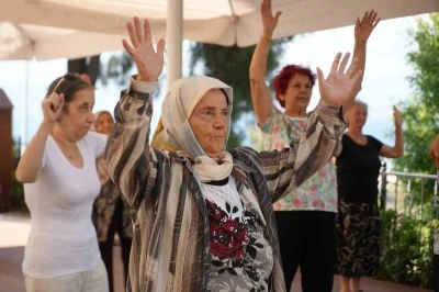 Kocaeli’nin &quot;çınarları&quot; ikinci baharlarını kulüpte yaşıyor
