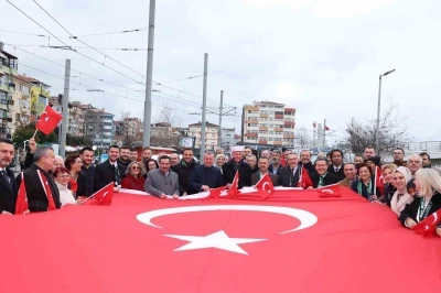Kocaeli protokol&uuml; ve vatandaşlar Batı Trakya T&uuml;rkleri i&ccedil;in y&uuml;r&uuml;d&uuml;
