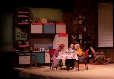 Kocaeli Şehir Tiyatroları &quot;Üç Jokerli Konken&quot; oyunuyla Berlin’de sahne alacak
