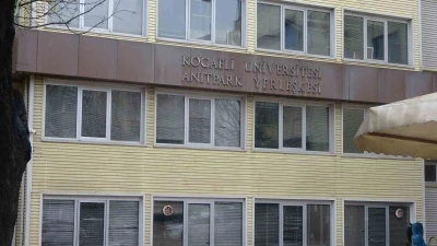 Kocaeli &Uuml;niversitesi G&uuml;zel Sanatlar Fak&uuml;ltesi, depreme dayanıklı olmadığı i&ccedil;in m&uuml;h&uuml;rlendi
