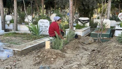 Kocası tarafından &ouml;ld&uuml;r&uuml;len kadın son yolculuğuna uğurlandı
