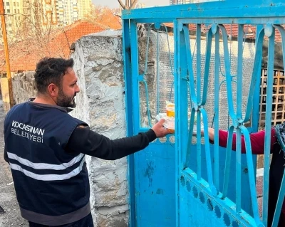 Kocasinan’da gönüller kazanılıyor: her gün 4 çeşit sıcak yemek evlere ulaşıyor
