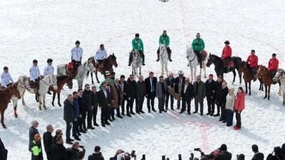 K&ouml;kb&ouml;r&uuml; ve Kızak Şampiyonası 5 bin kişiyi Erciyes&rsquo;te buluşturdu
