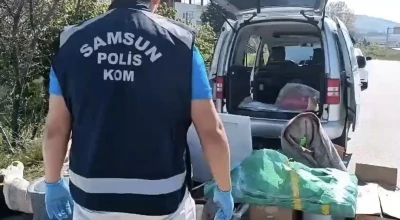Koliden ve halıdan silah &ccedil;ıktı: Ara&ccedil;ta şaşırtan gizleme y&ouml;ntemi

