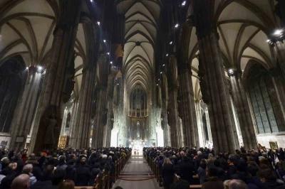 K&ouml;ln Katedrali, 1 Temmuz&rsquo;dan itibaren turistlerden 12 Euro giriş &uuml;creti alacak
