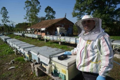 Komiser arıcıdan bal verimini artıran yerli cihaz
