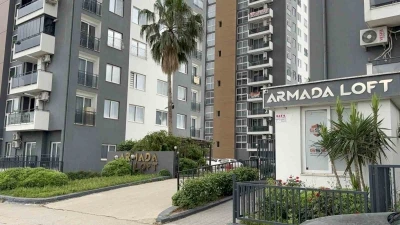 Komşusunun evine otomatik tabancayla ateş a&ccedil;tı
