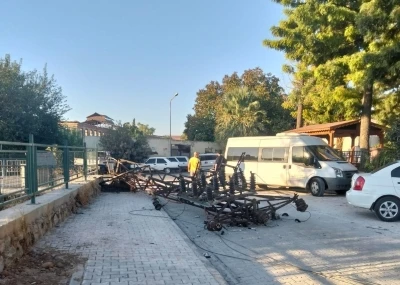 Kömür yüklü kamyon, az daha faciaya neden oluyordu
