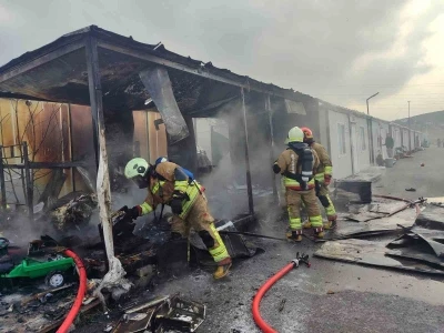 Konteynerde &ccedil;ıkan yangın s&ouml;nd&uuml;r&uuml;ld&uuml;
