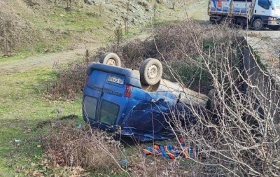 Kontrolden &ccedil;ıkan ara&ccedil; k&ouml;pr&uuml;den aşağı u&ccedil;tu

