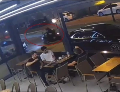 Kontrolden çıkan motosikletin kadın sürücüsü savruldu
