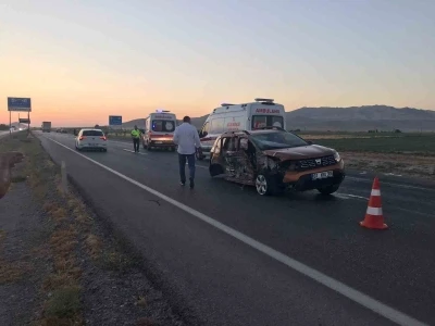 Kontrolden çıkan otomobil karşı şeride geçti: 4 yaralı
