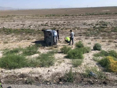 Kontrolden çıkan otomobil takla attı: 5 yaralı

