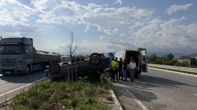 Kontrolden &ccedil;ıkan otomobil takla attı
