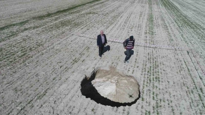 Kontrols&uuml;z ve yoğun yeraltı suyu kullanımının bedeli: Ovadaki obruklar
