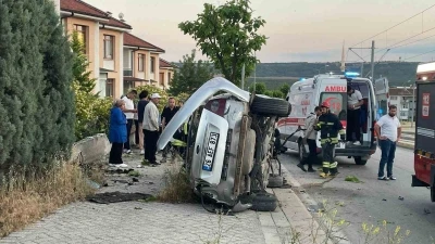 Kontrol&uuml;nden &ccedil;ıkan aracın gen&ccedil; s&uuml;r&uuml;c&uuml;s&uuml; yaralandı
