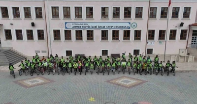 Konya Büyükşehir’in &quot;Güvenli Okul Yolları Projesi&quot; sonrası okula bisikletle giden öğrenci sayısı artıyor
