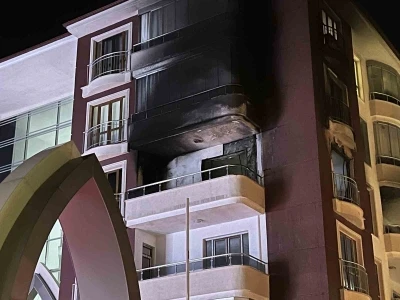 Konya’da apartmandan alevler yükseldi

