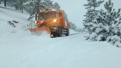 Konya'da belediye ekipleri 31 il&ccedil;ede yolları a&ccedil;ık tutmak i&ccedil;in teyakkuzda