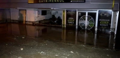 Konya&rsquo;da dağlık alandan gelen sel etkili oldu
