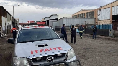 Konya&rsquo;da dondurma deposunda amonyak gazı sızıntısı: 1 iş&ccedil;i hastaneye kaldırıldı
