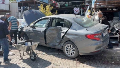 Konya’da kontrolden çıkan otomobil yayalara çarptı: 3 yaralı
