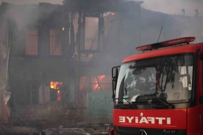 Konya’da metruk binada yangın
