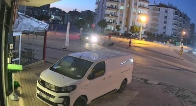 Konya&rsquo;da otomobille &ccedil;arpışan motosikletli yaralandı
