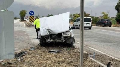 Konya&rsquo;da otomobiller &ccedil;arpıştı: 1&rsquo;i ağır 5 yaralı
