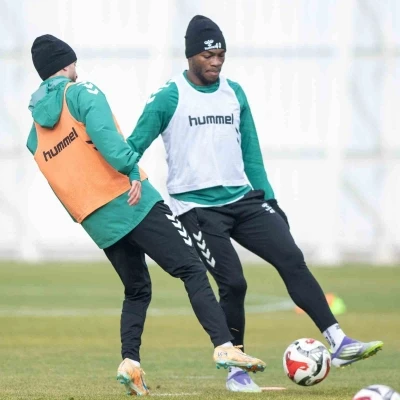 Konyaspor, Fenerbahçe maçının hazırlıklarına başladı
