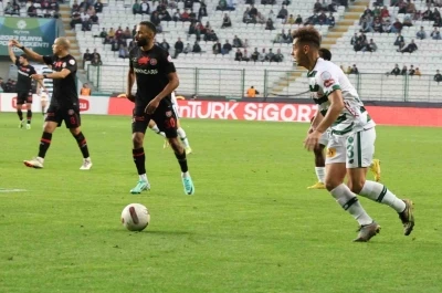 Konyaspor ile Fatih Karag&uuml;mr&uuml;k 10. randevuda
