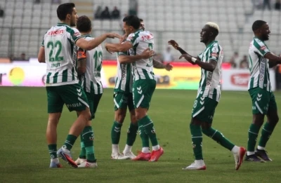 Konyaspor’un Süper Lig tarihindeki 1000. golünü Alassane Ndao attı
