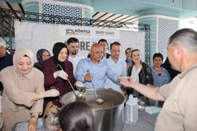 K&ouml;rfez&rsquo;de 4 bin kişilik aşure ikramı
