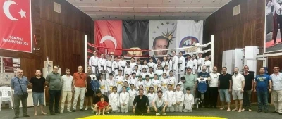 K&ouml;rfez&rsquo;de 45 karateci bir &uuml;st kuşağa terfi etti
