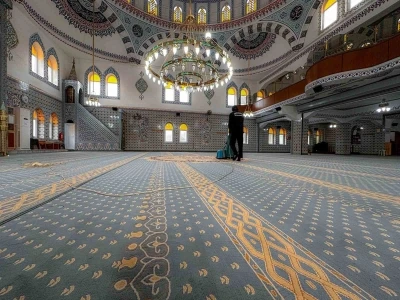 K&ouml;rfez&rsquo;de camiler Ramazan ayına hazırlanıyor
