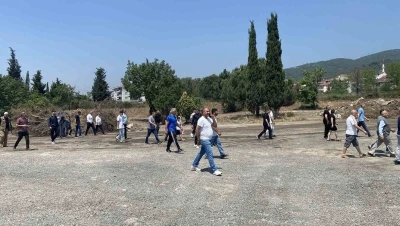 K&ouml;rfez&rsquo;deki tır parkı gerginliğine "Akıl tutulmasıdır" a&ccedil;ıklaması
