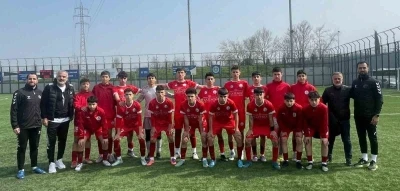 K&ouml;rfez Gen&ccedil;lerbirliği, Balıkesir ekibini 2-1 yenerek finale &ccedil;ıktı
