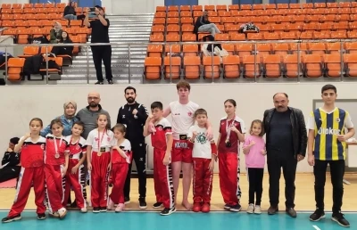 Körfez Gençlerbirliği sporcuları Darıca’dan 9 madalya ile döndü
