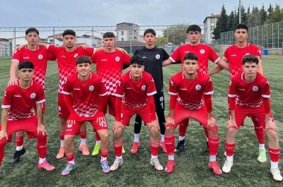 Körfez Gençlerbirliği U18 takımı liderliğini sürdürdü
