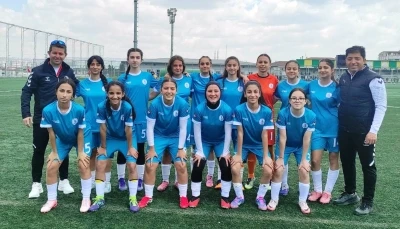 K&ouml;rfez U15 Kız Futbol Takımı Darıca&rsquo;dan 4-0 galibiyetle d&ouml;nd&uuml;
