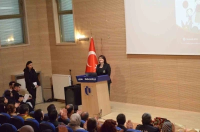 Koruyucu aileler deneyimlerini gen&ccedil;lerle paylaştı
