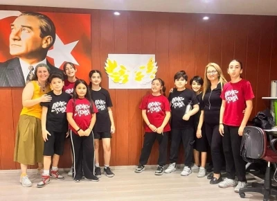 Koruyucu ailelik i&ccedil;in Ege&rsquo;nin Yıldızları Şenliği d&uuml;zenlendi
